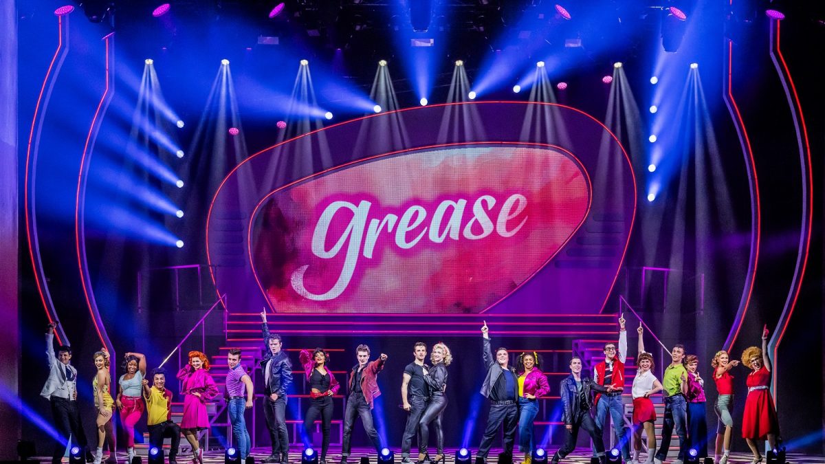 01_Pressefoto_GREASE-DasHitmusical_c_JochenQuast_kl